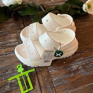 CROCS MEGA CRUSH SANDAL WHITE 8w NWT platform